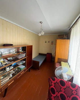 2-к квартира, вторичка, 43м2, 1/4 этаж