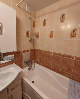 2-к квартира, вторичка, 57м2, 9/10 этаж