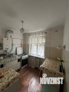 2-к квартира, вторичка, 43м2, 1/4 этаж