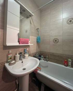 3-к квартира, вторичка, 74м2, 3/3 этаж