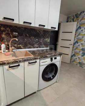 2-к квартира, вторичка, 57м2, 1/10 этаж