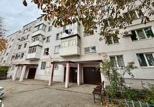 2-к квартира, вторичка, 49м2, 1/5 этаж