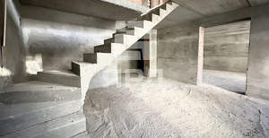 8-к квартира, вторичка, 302м2, 1/3 этаж