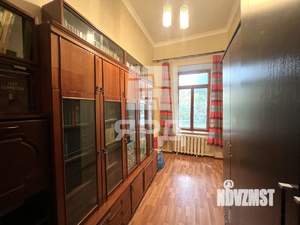 4-к квартира, вторичка, 68м2, 1/1 этаж