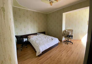 2-к квартира, вторичка, 76м2, 1/3 этаж