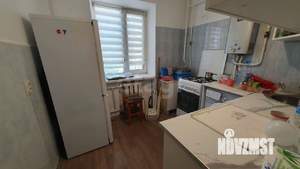 2-к квартира, вторичка, 44м2, 1/4 этаж