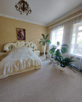 3-к квартира, вторичка, 74м2, 1/1 этаж