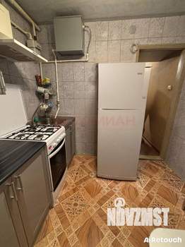 2-к квартира, вторичка, 42м2, 1/4 этаж