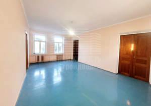 3-к квартира, вторичка, 65м2, 1/1 этаж