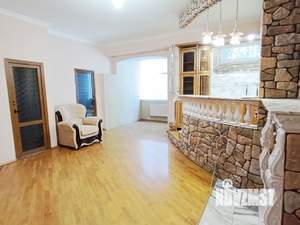 3-к квартира, вторичка, 72м2, 1/3 этаж