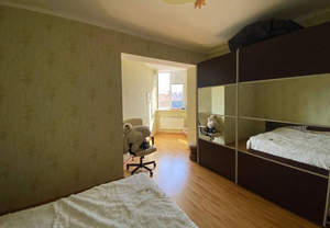2-к квартира, вторичка, 76м2, 1/3 этаж