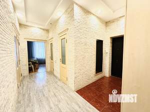 2-к квартира, вторичка, 68м2, 1/9 этаж