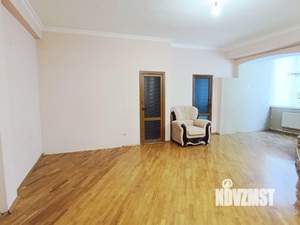 3-к квартира, вторичка, 72м2, 1/3 этаж