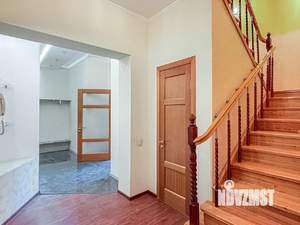 4-к квартира, вторичка, 146м2, 3/4 этаж