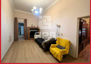 4-к квартира, вторичка, 68м2, 1/1 этаж